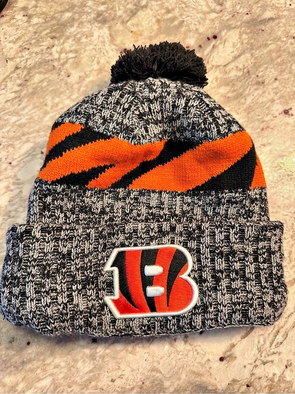New Era Cincinnati Bengals New Era NFL Sideline Sport Cuffed Pom Knit Beanie